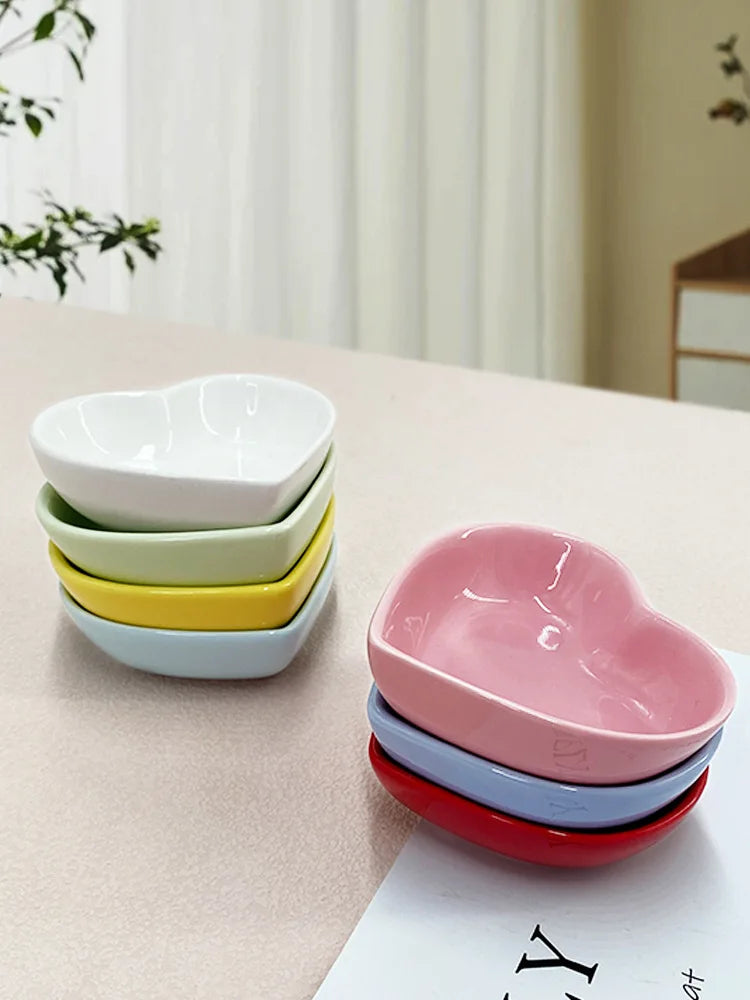 Heart-Shaped Ceramic Food Bowl for Hamsters and Small Animals