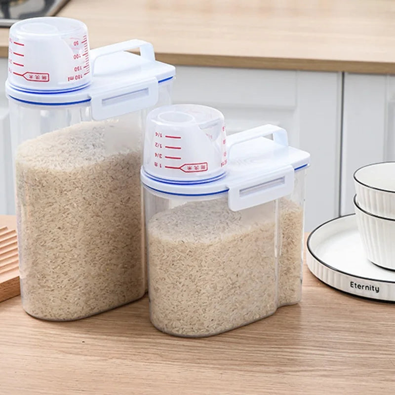 Airtight Pet Food Storage Container with Scoop Lid, 1.5L/2L