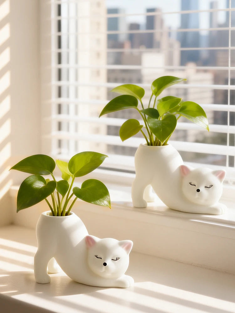 Curly Cat Resin Planter, Whimsical Kitty Pot for Succulents