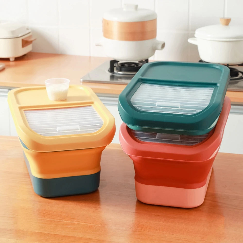 Collapsible Airtight Pet Food Storage Container with Lid, 13-33 lb