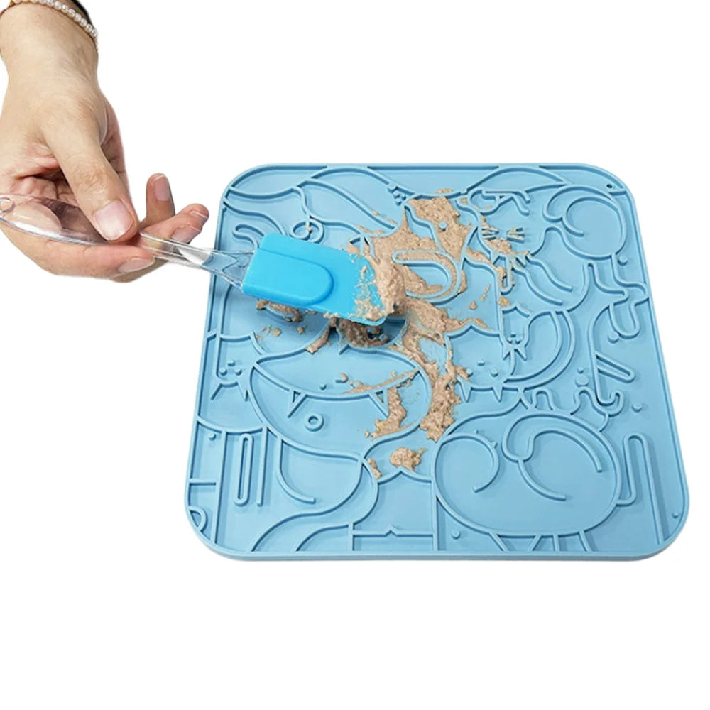 Slow Feeder Suction Lick Mat – 3D Maze Silicone Pad for Dogs & Cats