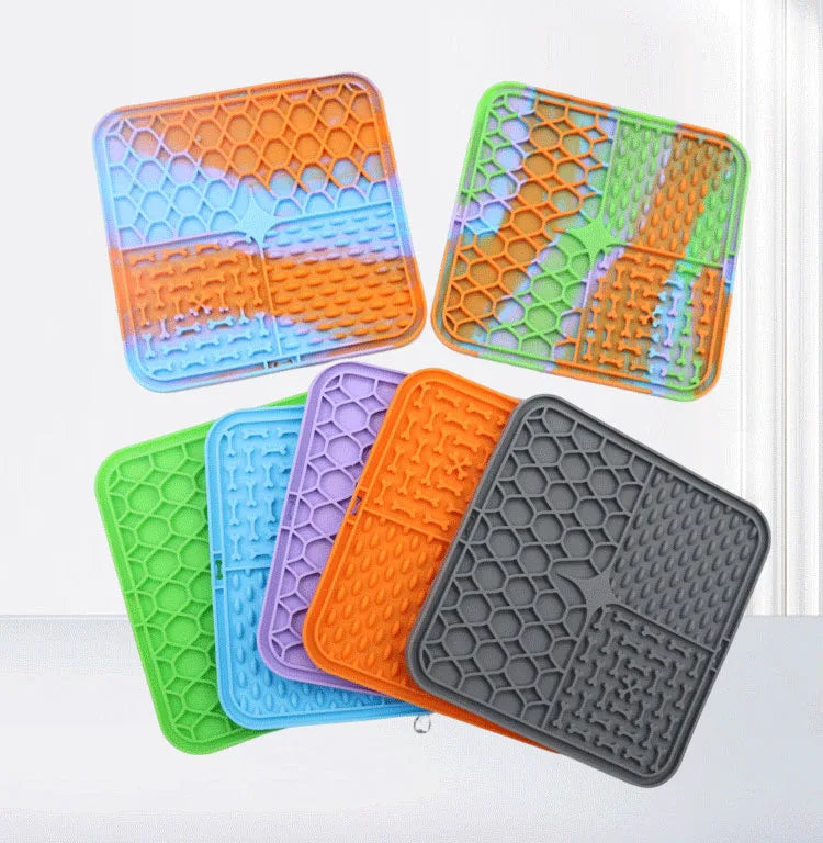 Suction Cup Dog Lick Mat for Bath Time Distraction and Grooming