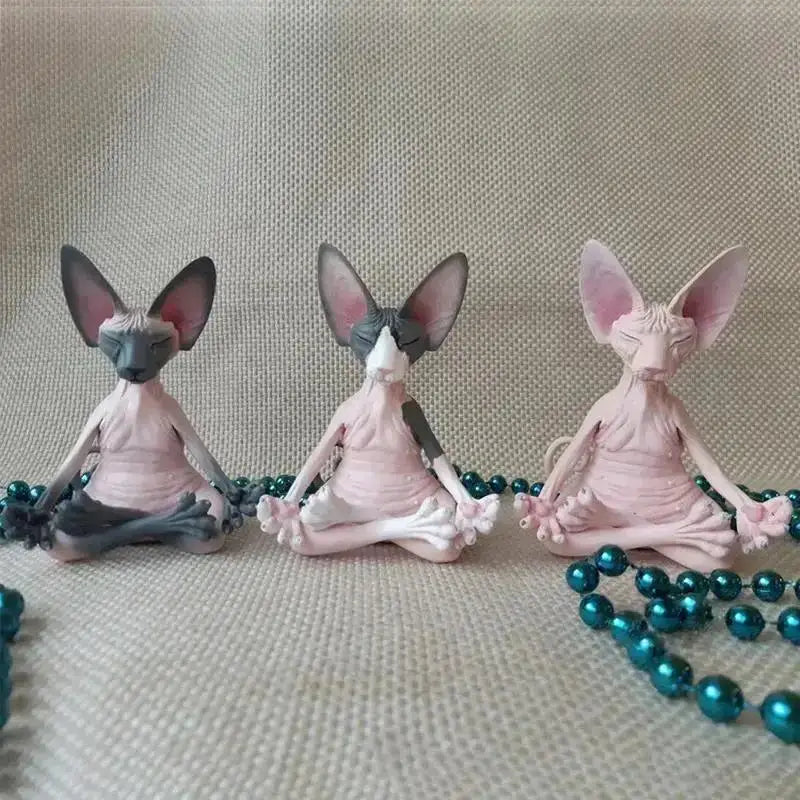 Meditating Yoga Cat Figurine, Whimsical Garden Statue for Cat Lovers
