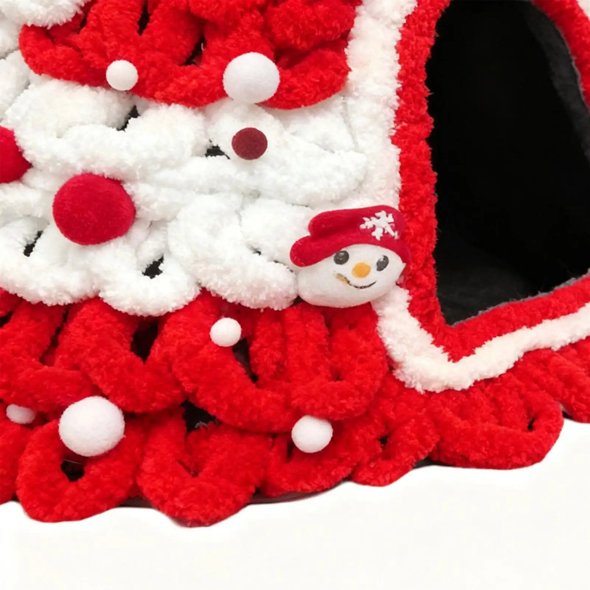 Knitted Christmas Tree Cat House, Warm Winter Nest for Kittens
