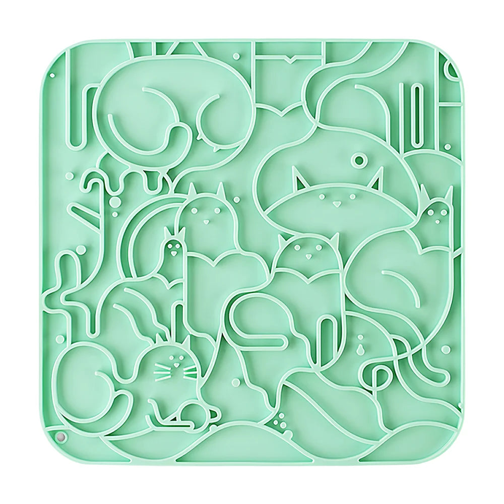 Slow Feeder Suction Lick Mat – 3D Maze Silicone Pad for Dogs & Cats