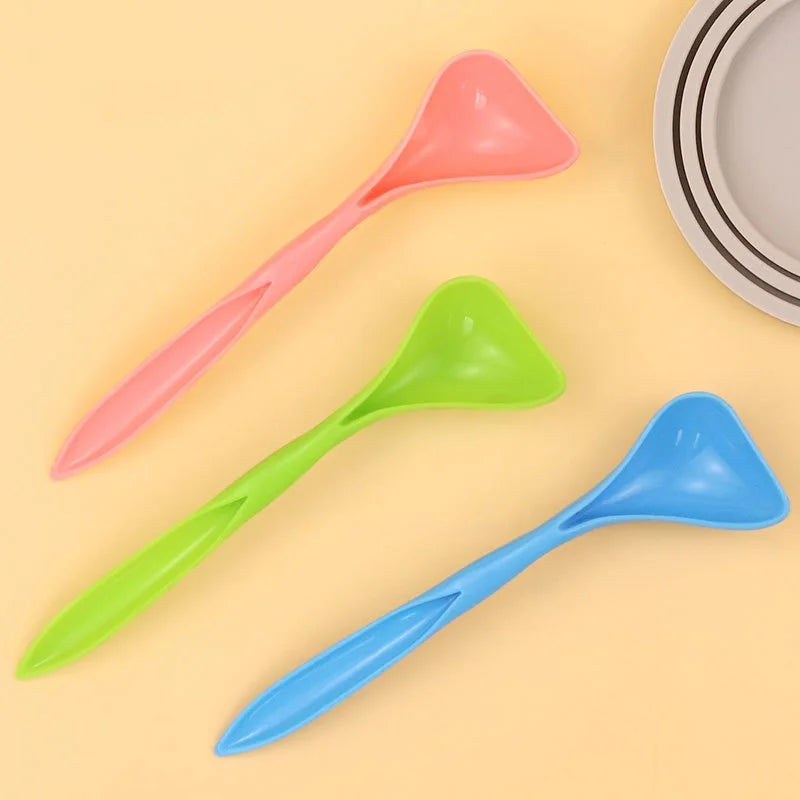 Silicone Pet Food Can Covers with Spoon, 2-Pack Reusable Lids