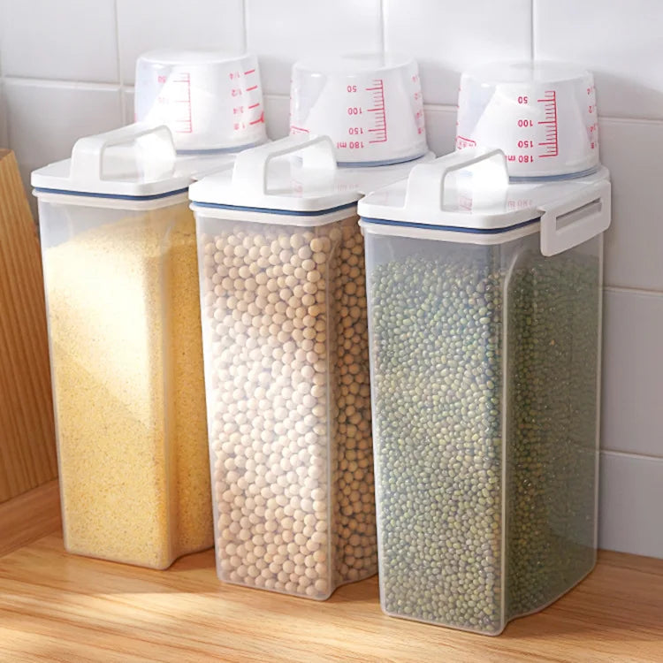Airtight Pet Food Storage Container with Scoop Lid, 1.5L/2L