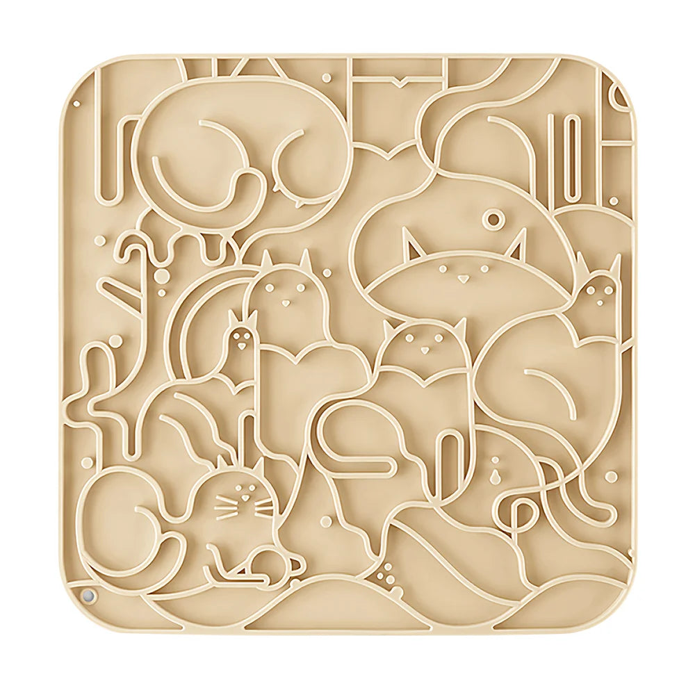 Slow Feeder Suction Lick Mat – 3D Maze Silicone Pad for Dogs & Cats