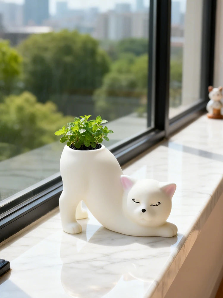 Curly Cat Resin Planter, Whimsical Kitty Pot for Succulents