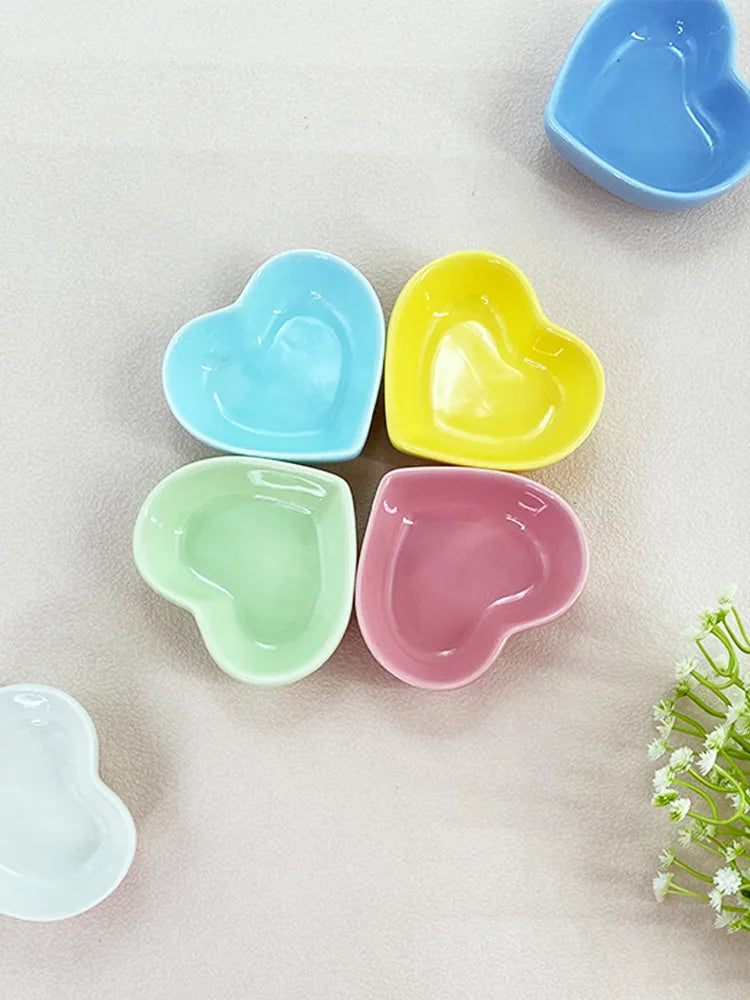 Heart-Shaped Ceramic Food Bowl for Hamsters and Small Animals