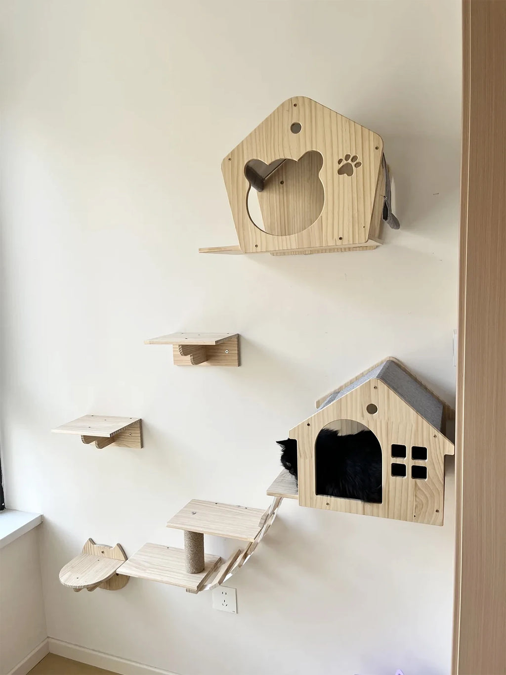 Wall-Mounted Cat Castle House Shelf, Climbing Hideaway Bed for Cats